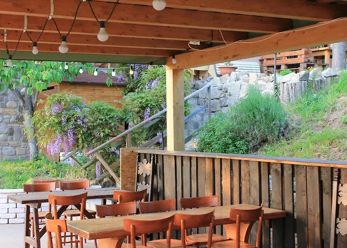Agriturismo La Roccia Κατάλυμα σε φάρμα *