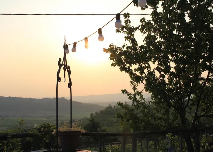 Agriturismo La Roccia Agroturismo *